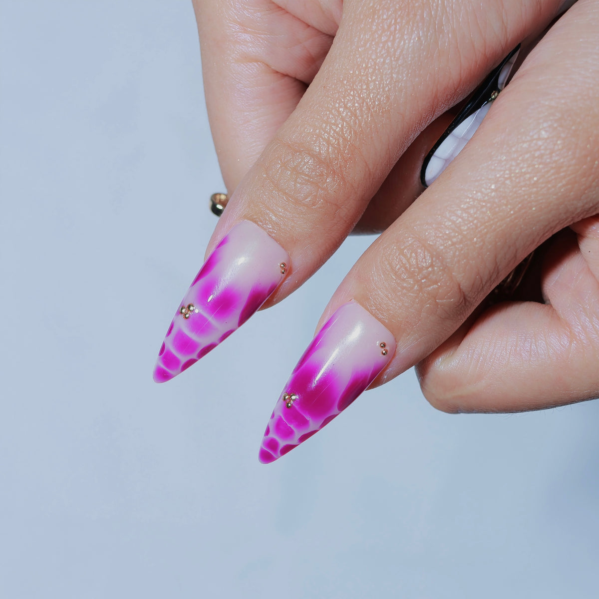 Soho Afterparty long stiletto press-on nails, mixed red, croc and tortoiseshell – Briluxe (view 5)